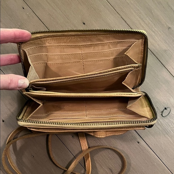 Harbour Genuine Leather Women’s Crossbody purse wallet 4”x8” Brown - Picture 3 of 7